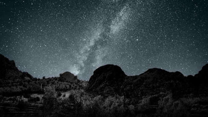 我想做个小型的商业网站该用nodejs还是python做后端？